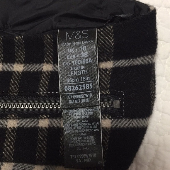 Marks and Spencer Wool skirt - Picture 2 of 4